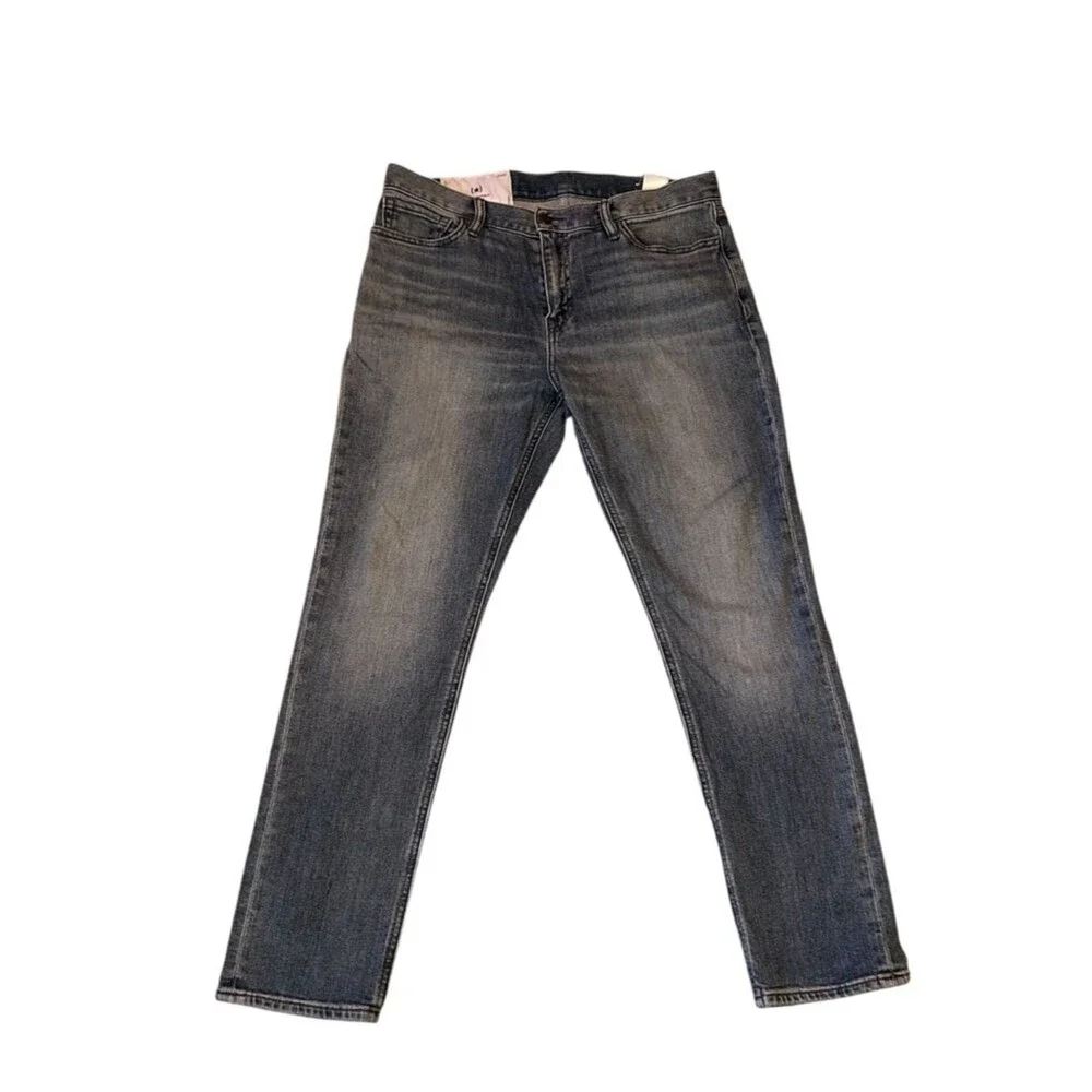 Banana Republic Men’s Slim Straight Light Wash Jeans 33 x 30